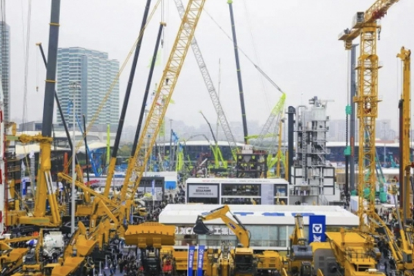 全国基建新热潮助推商用车与工程机械润滑油市场-上海摩润